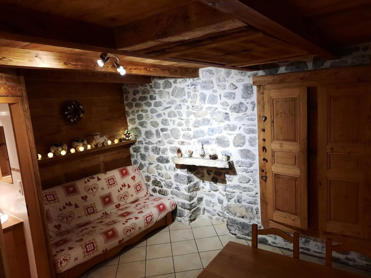 Hostal Le Petit Caboin Seytroux Exterior foto